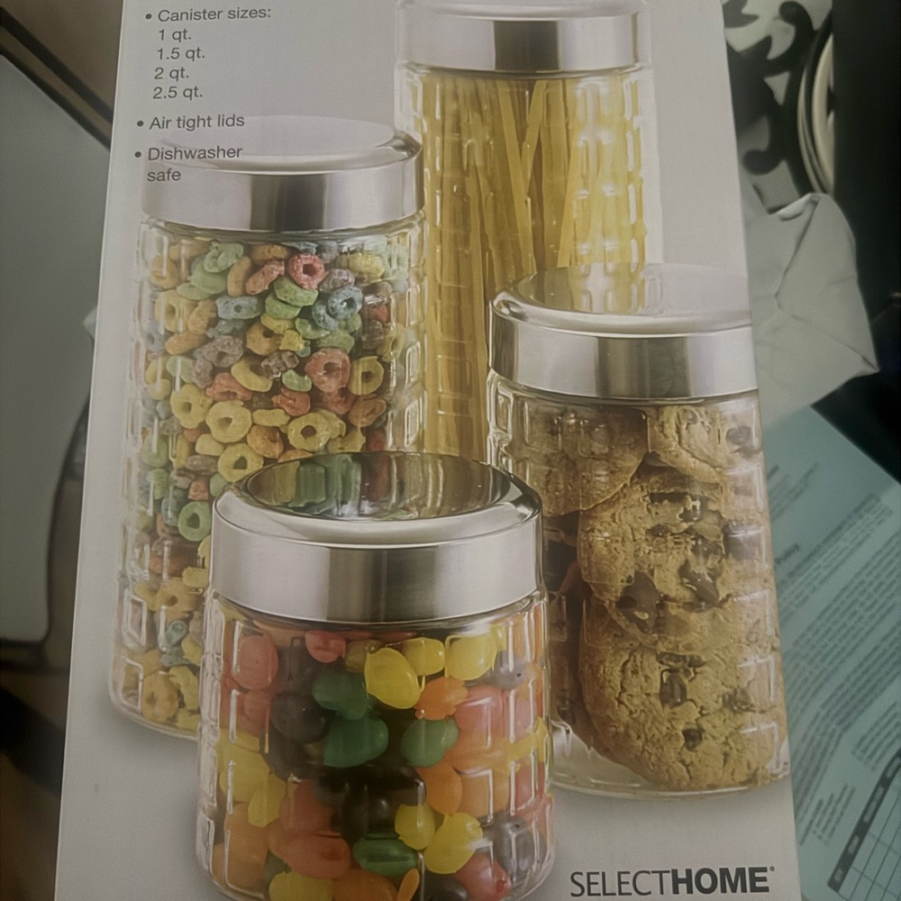 2 boxes 8 pieces Danskin Silver Kitchen Storage Set with Lids

2 box set